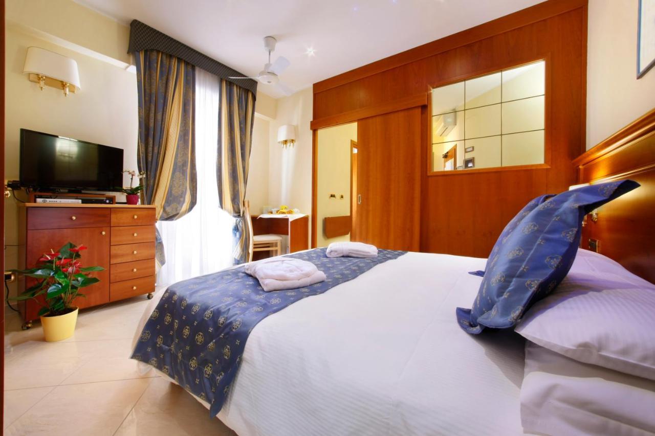 Hotel Ristorante Toscana Alassio Esterno foto