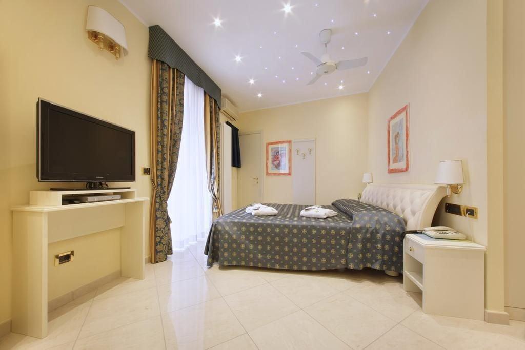 Hotel Ristorante Toscana Alassio Esterno foto