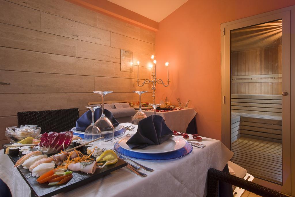 Hotel Ristorante Toscana Alassio Esterno foto