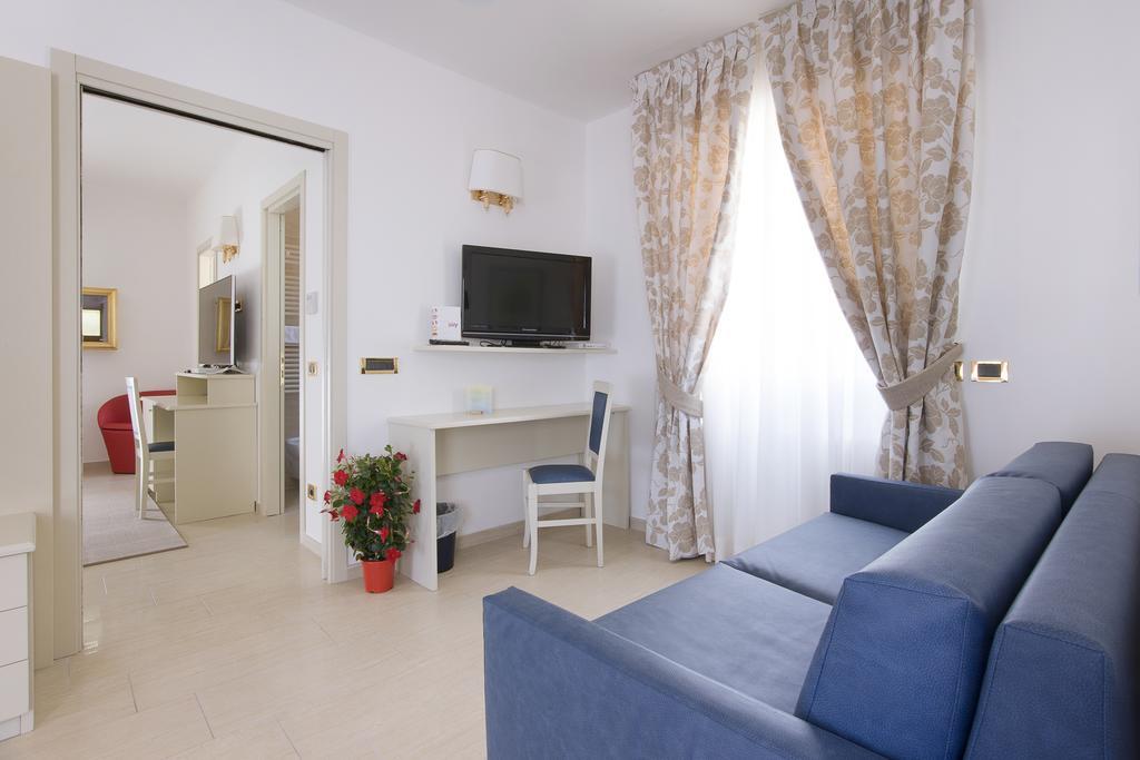 Hotel Ristorante Toscana Alassio Esterno foto